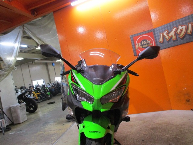 去年モデルのＫＲＴエディションのカッコよさはやばい！車両重量僅か１６７ｋｇで最高出力は４８ＰＳ！！